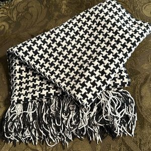 Black & White Scarf